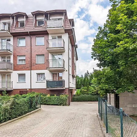 דירה Comfortable With Parking Close To The By Renters