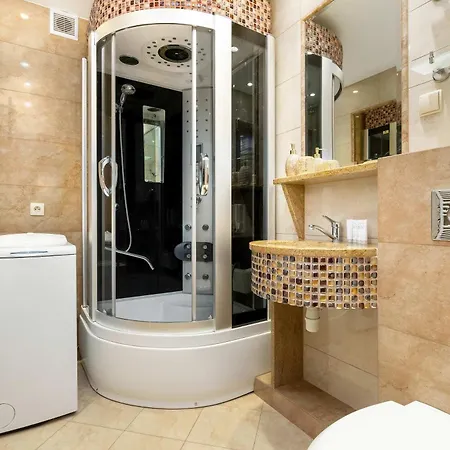 Comfortable With Parking Close To The By Renters פוק