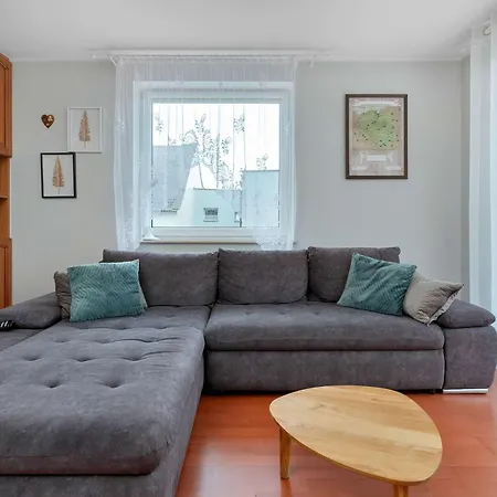 Comfortable With Parking Close To The By Renters Apartamento Puck