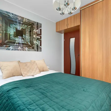 Comfortable With Parking Close To The By Renters * Puck